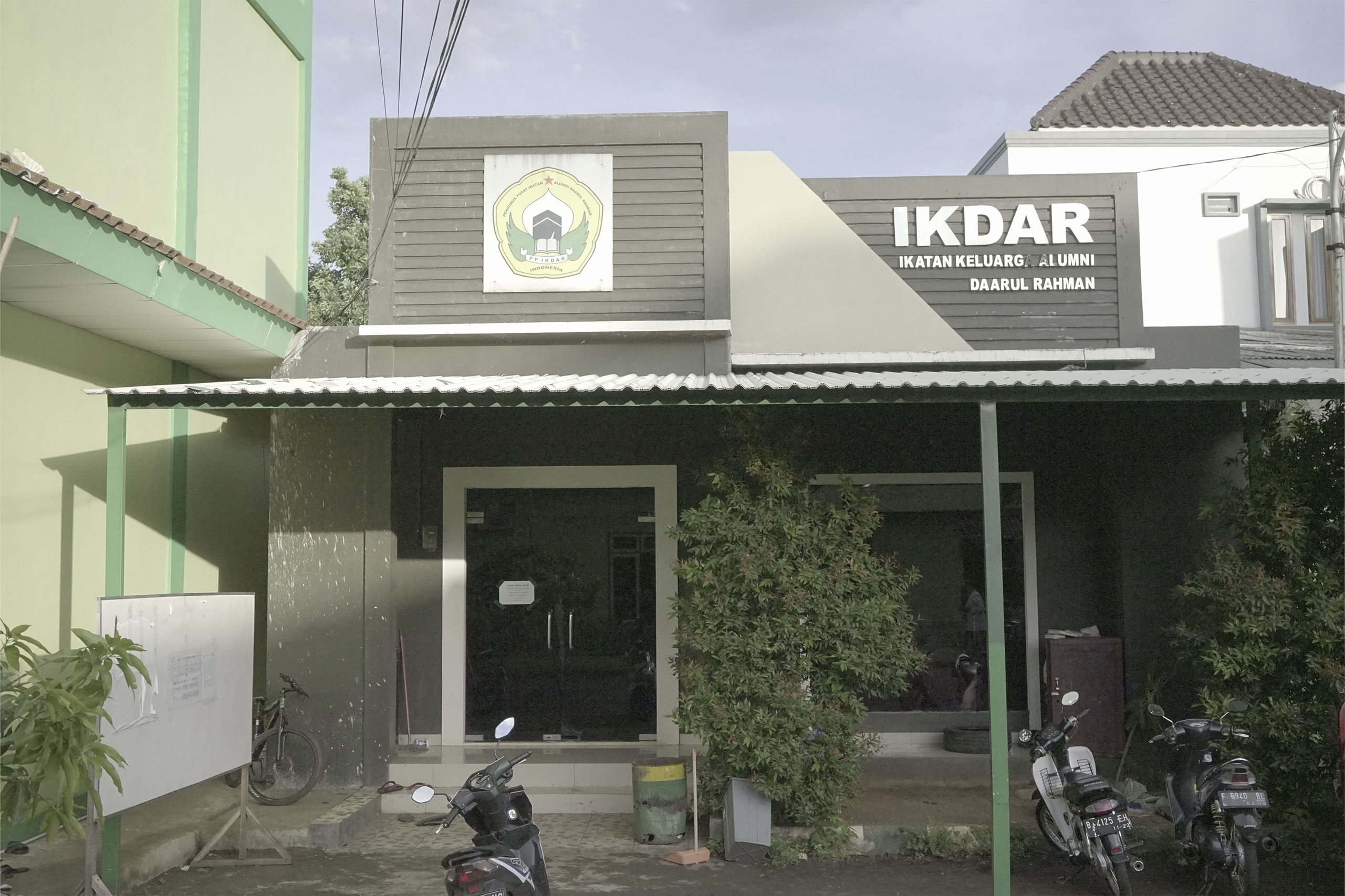 Kantor IKDAR [ IkatanKeluarga  Alumni DR ]