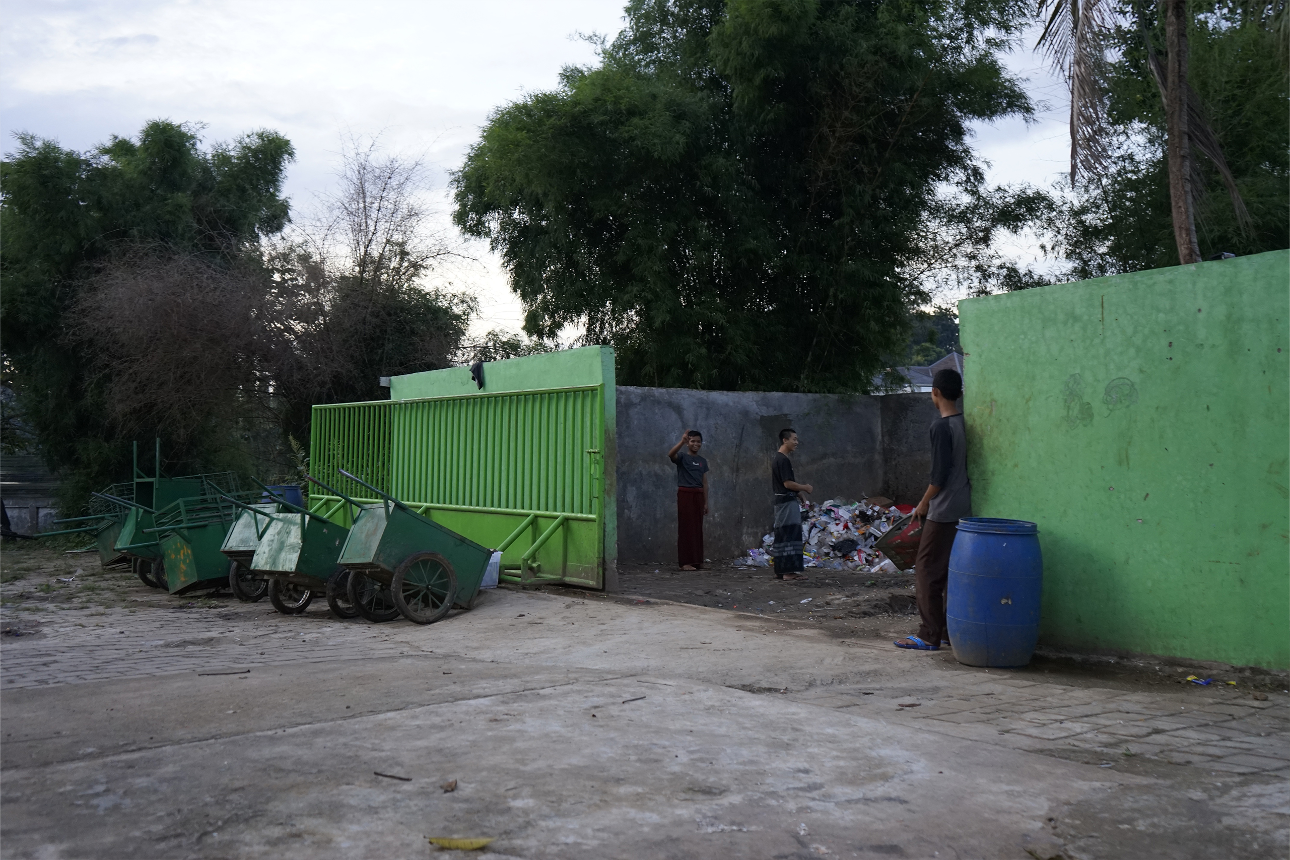 TPS ( Tempat Pembuangan Sampah )