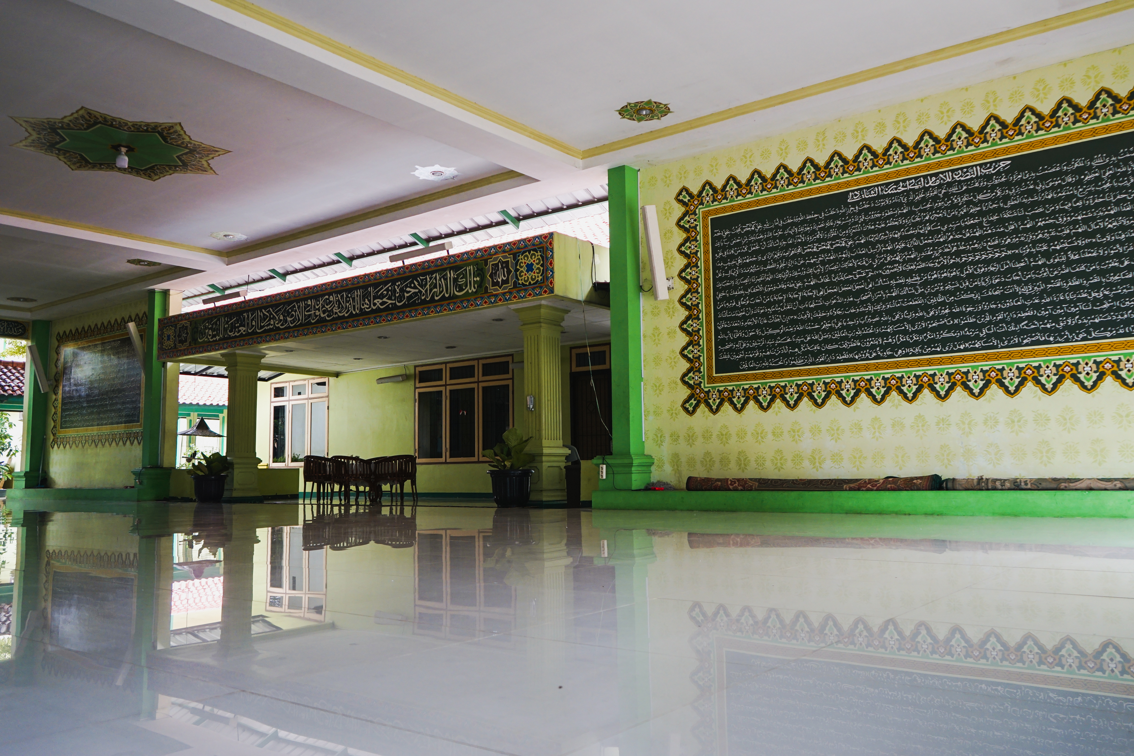 Aula Pendopo Pengasuh Abuya KH. Syukron Ma'mun